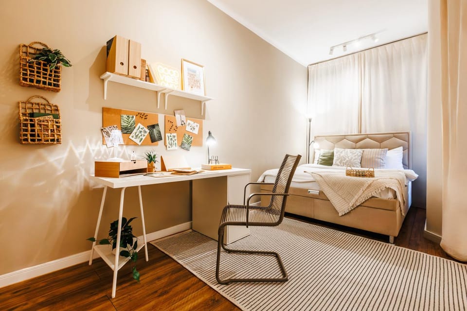 Bed, Business facilities, Decorative detail, Seating area, Bedroom