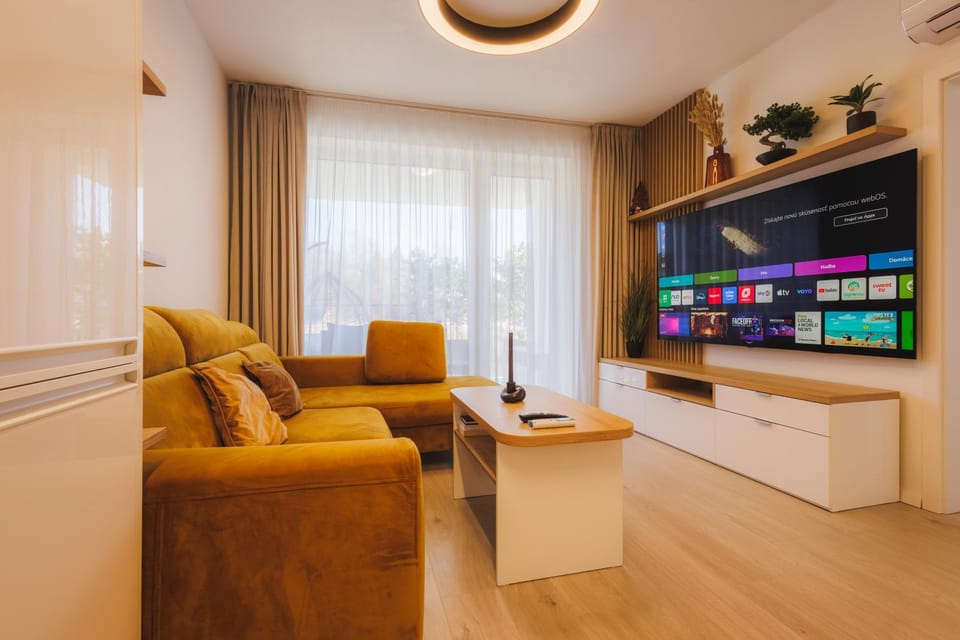 StayPrime apartment 1 centrum, free parking 2x, free wifi, self check-in Apartment in Slovakia