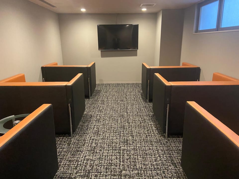 Communal lounge/ TV room