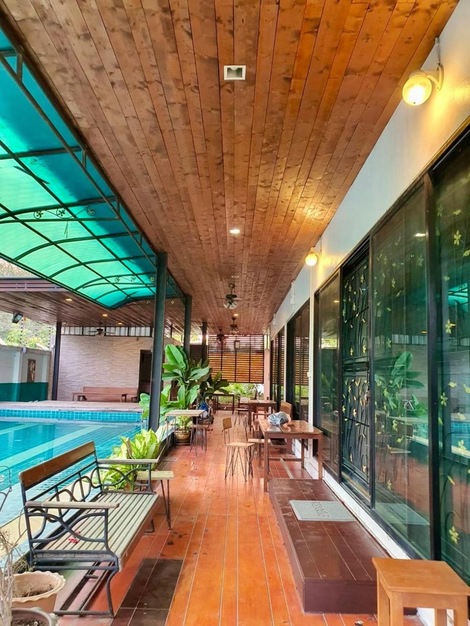 poolvilla Pathumthani Bed and Breakfast in Laos