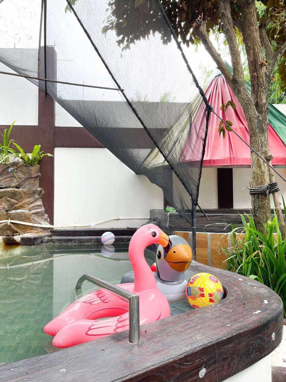 Swimming pool