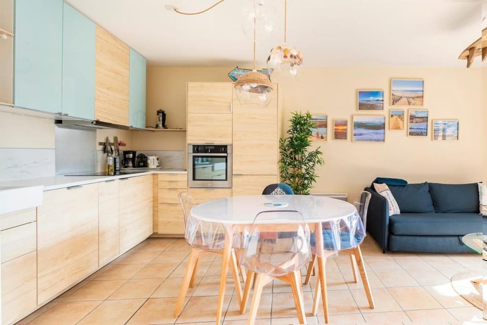 Kitchen or kitchenette, dishwasher, oven, stove, toaster