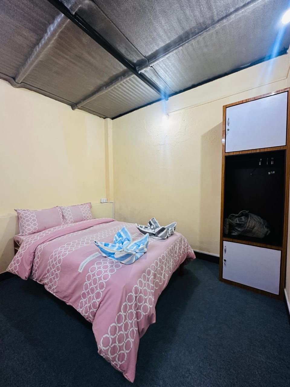 Bed, Photo of the whole room, Bedroom, wardrobe
