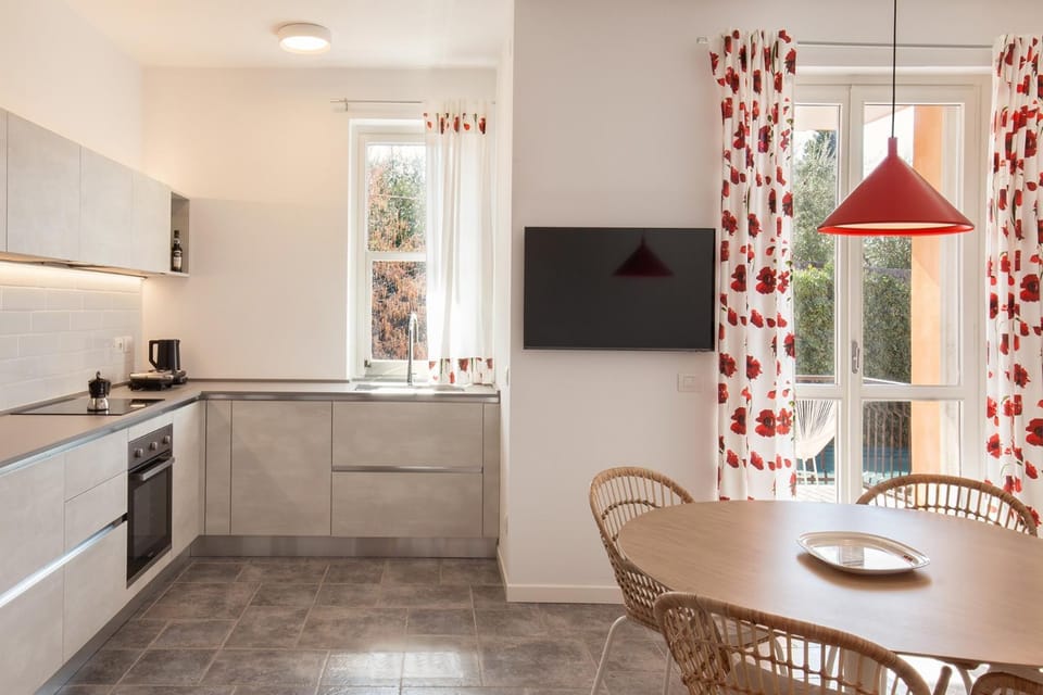 Property building, Kitchen or kitchenette, Living room