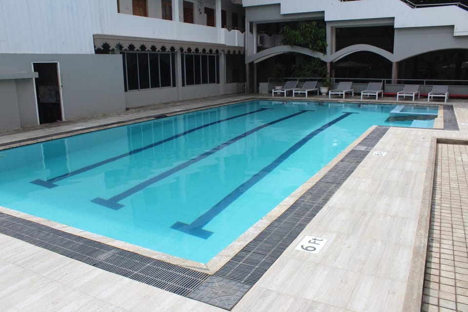 Swimming pool, Swimming pool