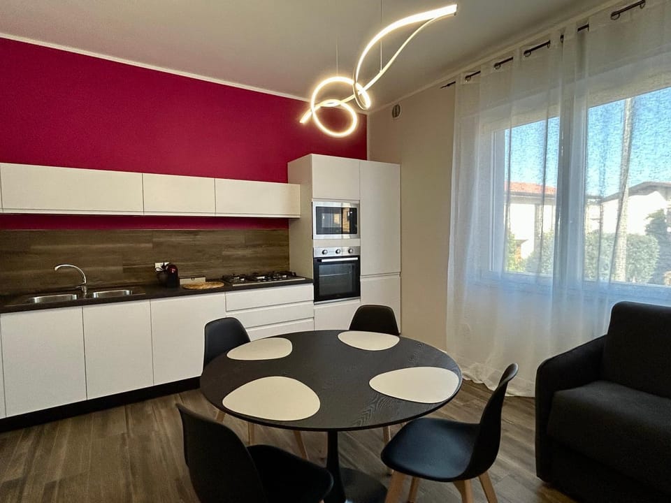 Kitchen or kitchenette, Living room, stove