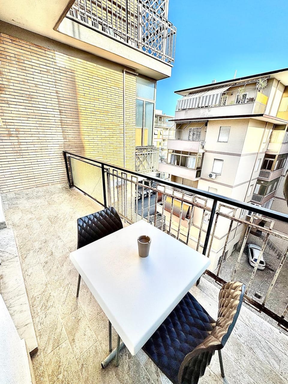 Property building, View (from property/room), Balcony/Terrace, Dining area