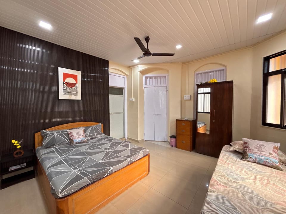 Bed, Photo of the whole room, Bedroom, wardrobe, air conditioner