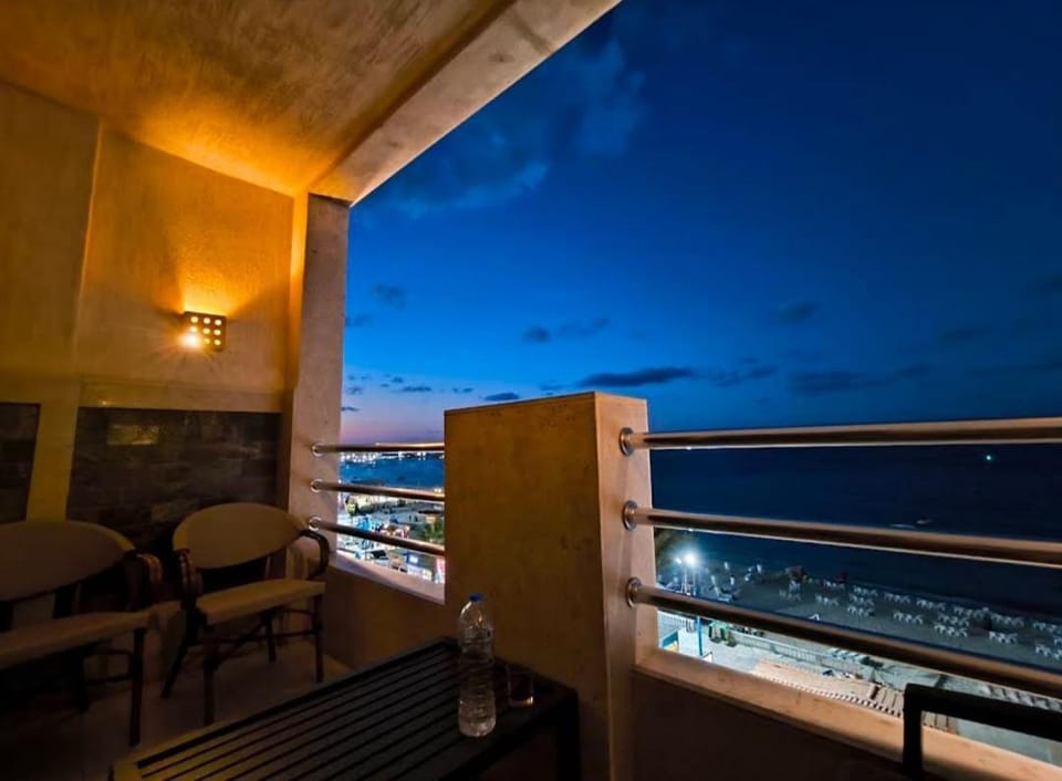 شقه بإطلالة ساحرة فيو بحر مباشر ـ العوام مرسى مطروح Apartment in Egypt
