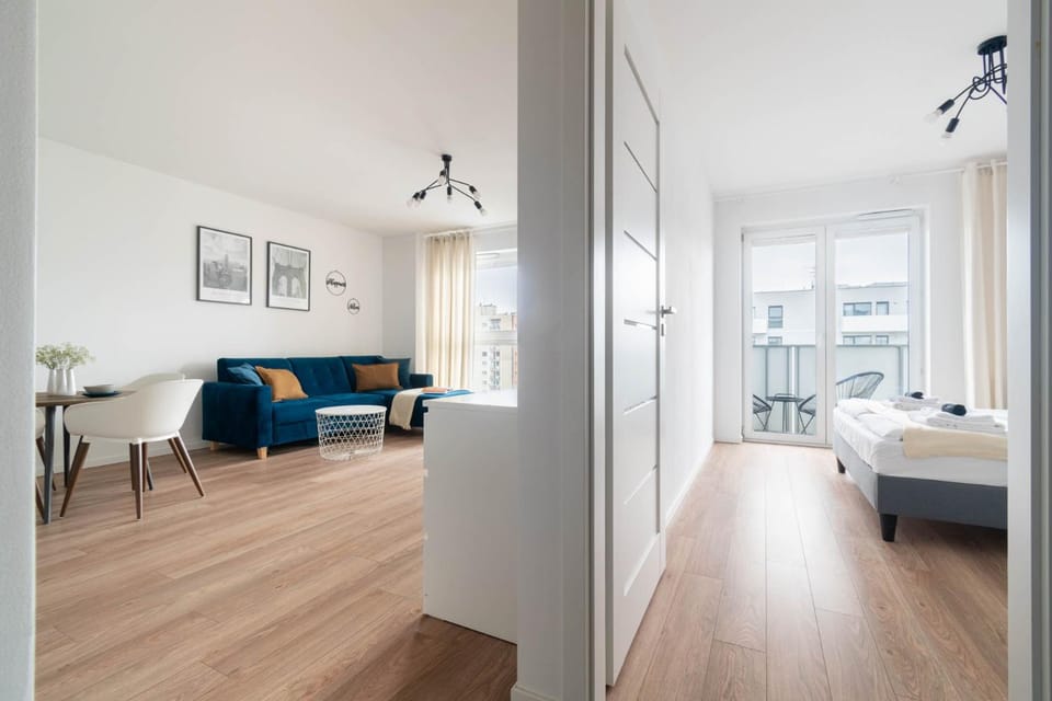 Bed, Living room, Seating area, Dining area, Bedroom
