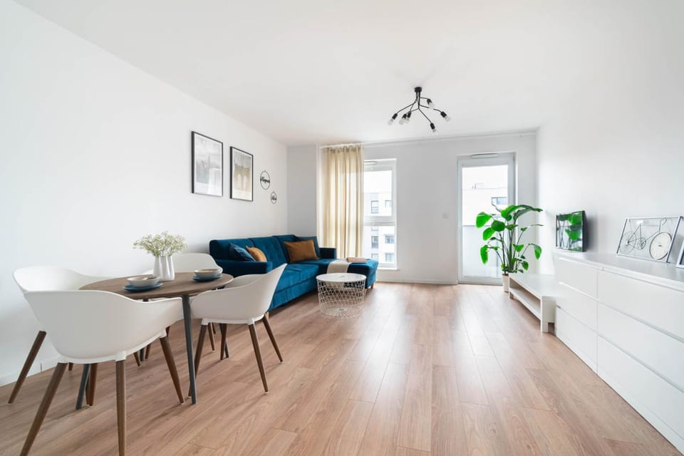 TV and multimedia, Living room, Seating area, Dining area, internet, internet
