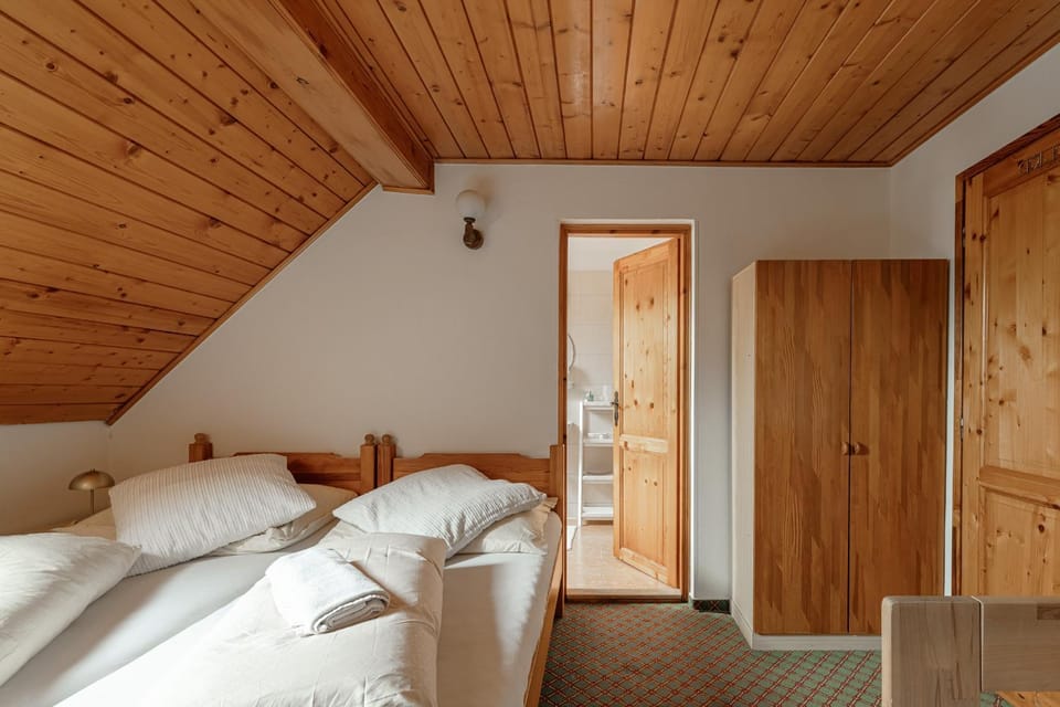 Bed, Bedroom, wardrobe