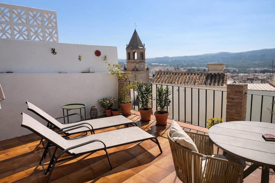 View (from property/room), Balcony/Terrace, Seating area