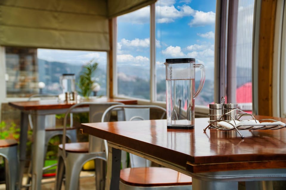 Restaurant/places to eat, Dining area