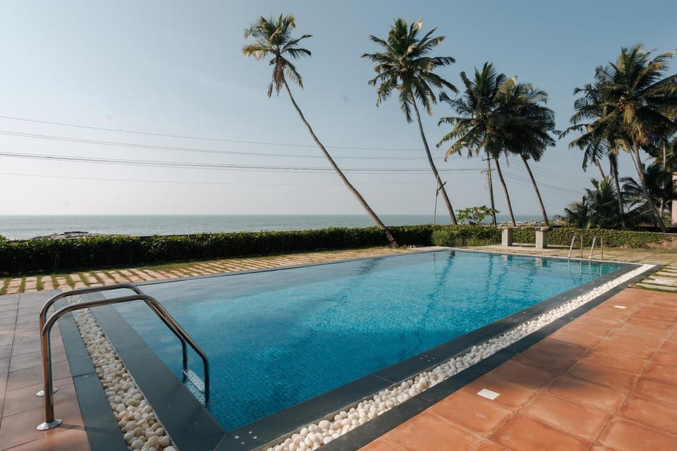 Pool view, Sea view