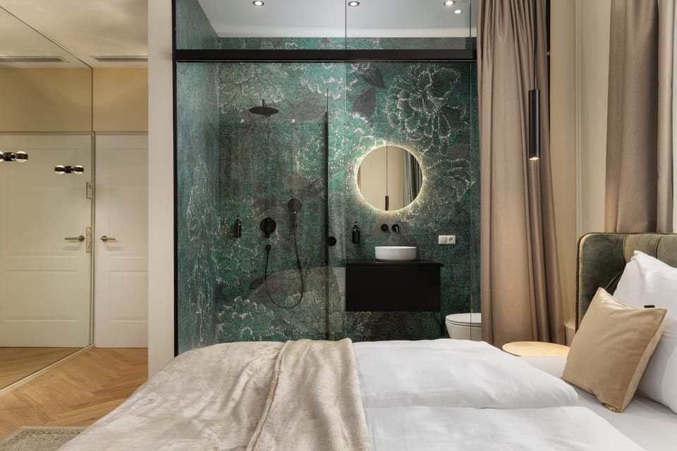 Shower, Bed, Bathroom, Photo of the whole room, Bedroom