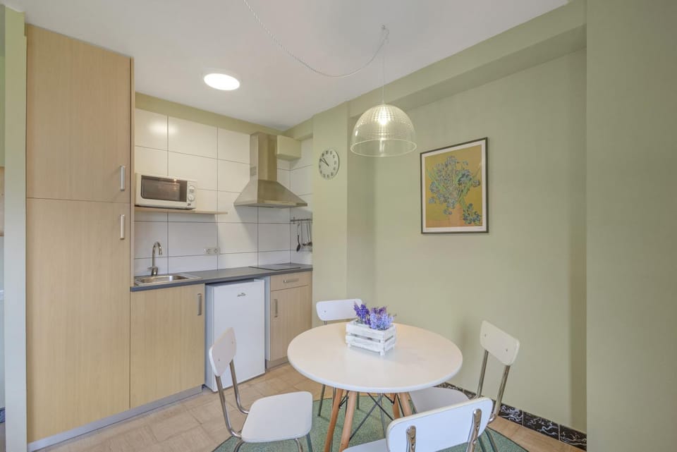 Property building, Kitchen or kitchenette, Living room