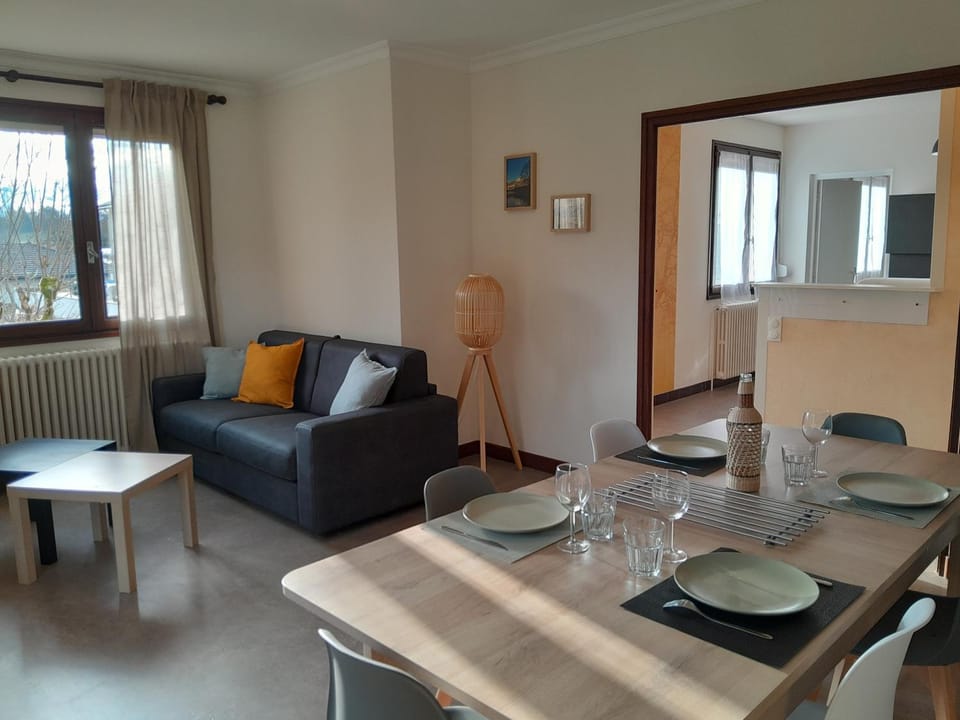 Appartement dans maison au calme Apartment in Auvergne-Rhône-Alpes