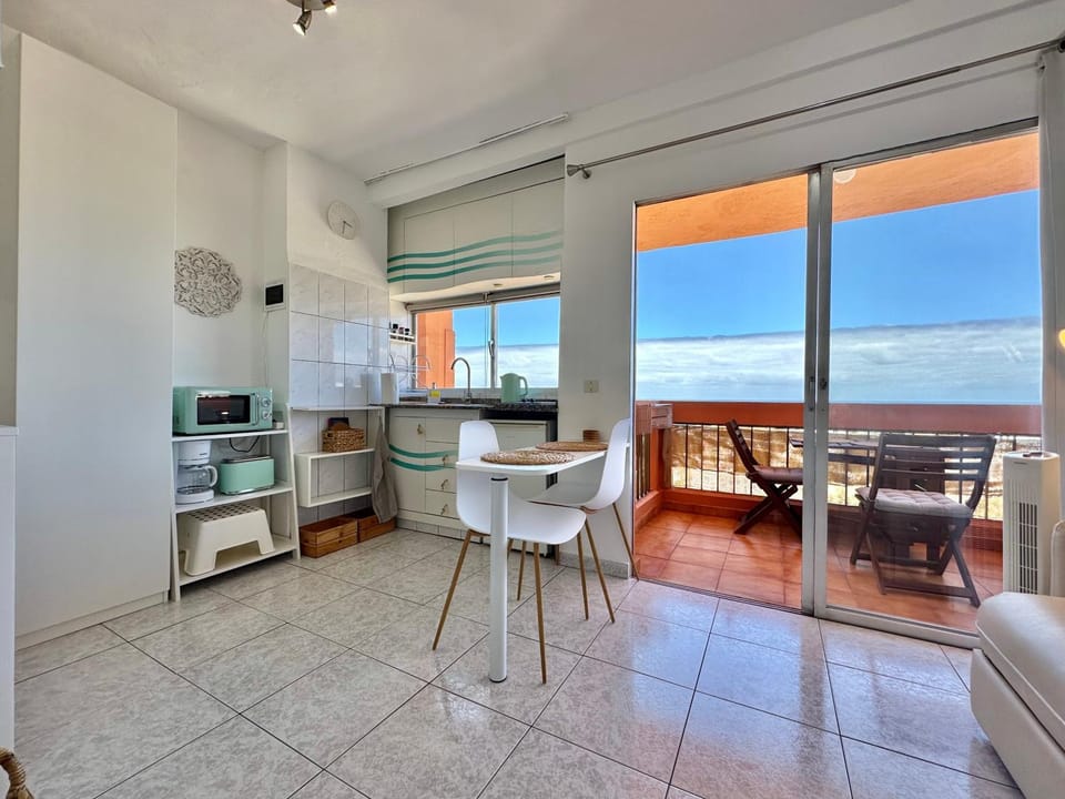 Dining area, oven, stove