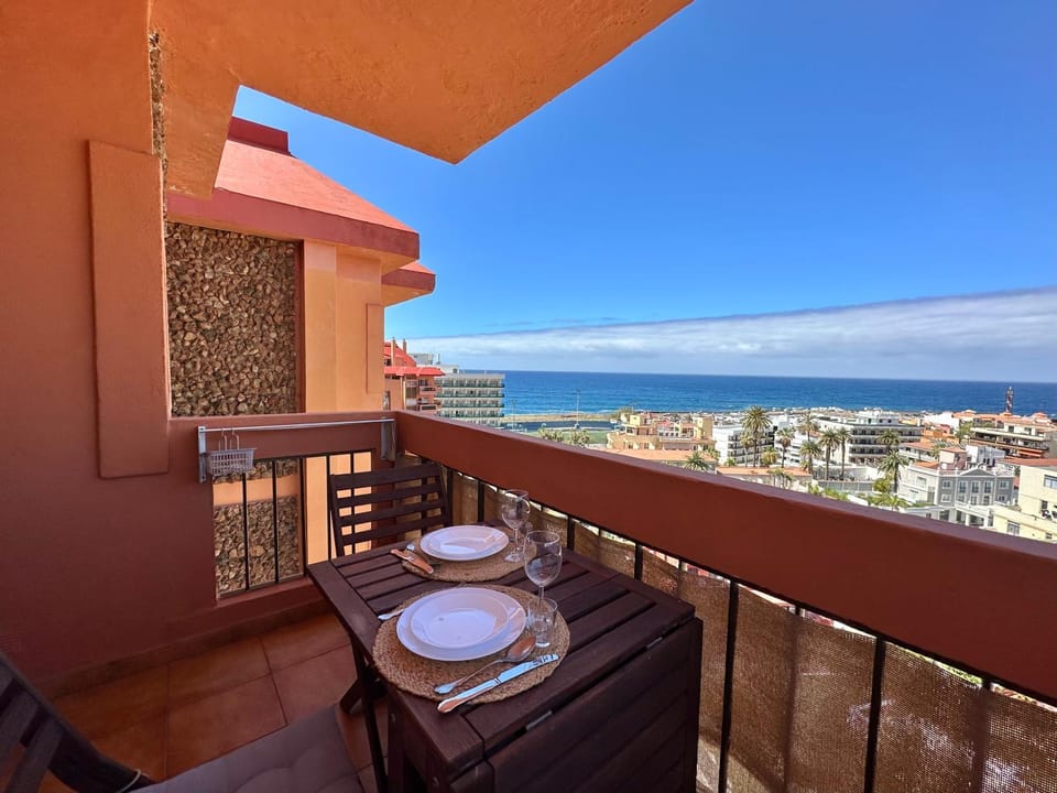 View (from property/room), Balcony/Terrace, Beach, City view