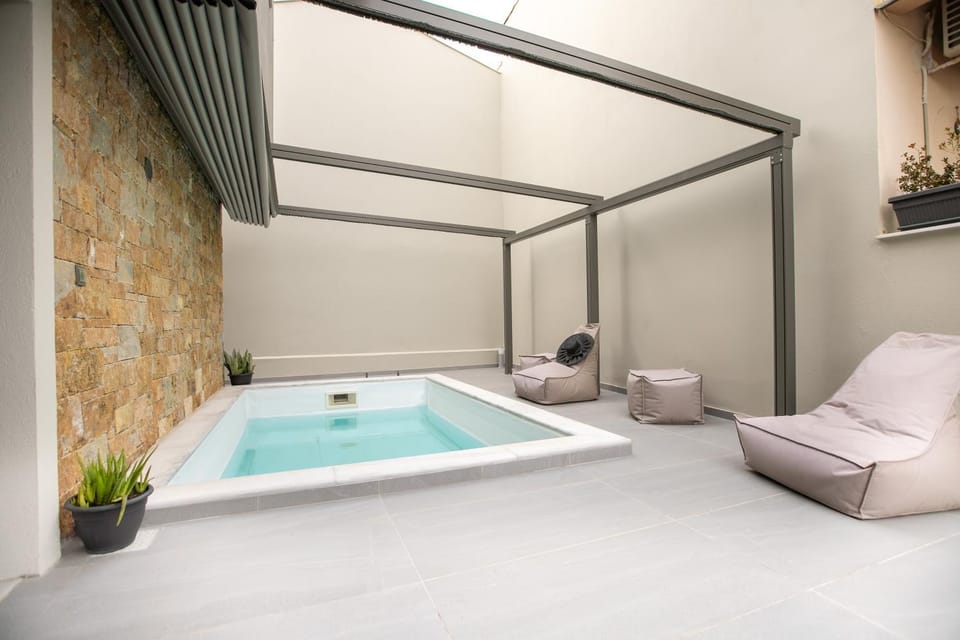 Pool view, Swimming pool