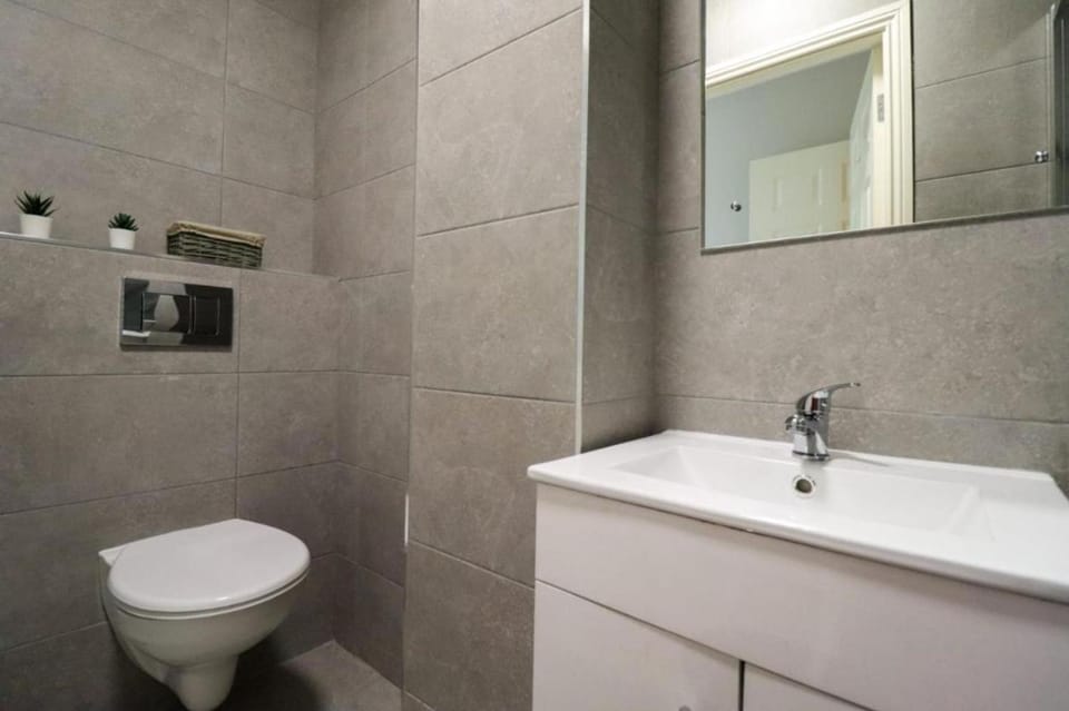 Toilet, Bathroom