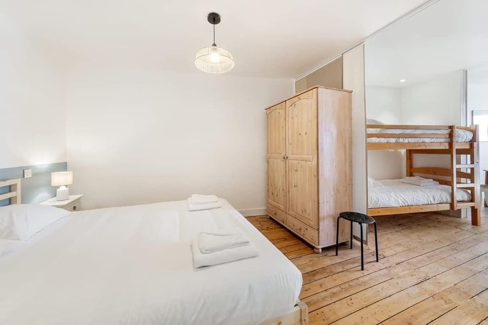 Bed, Photo of the whole room, Bedroom, bunk bed, wardrobe