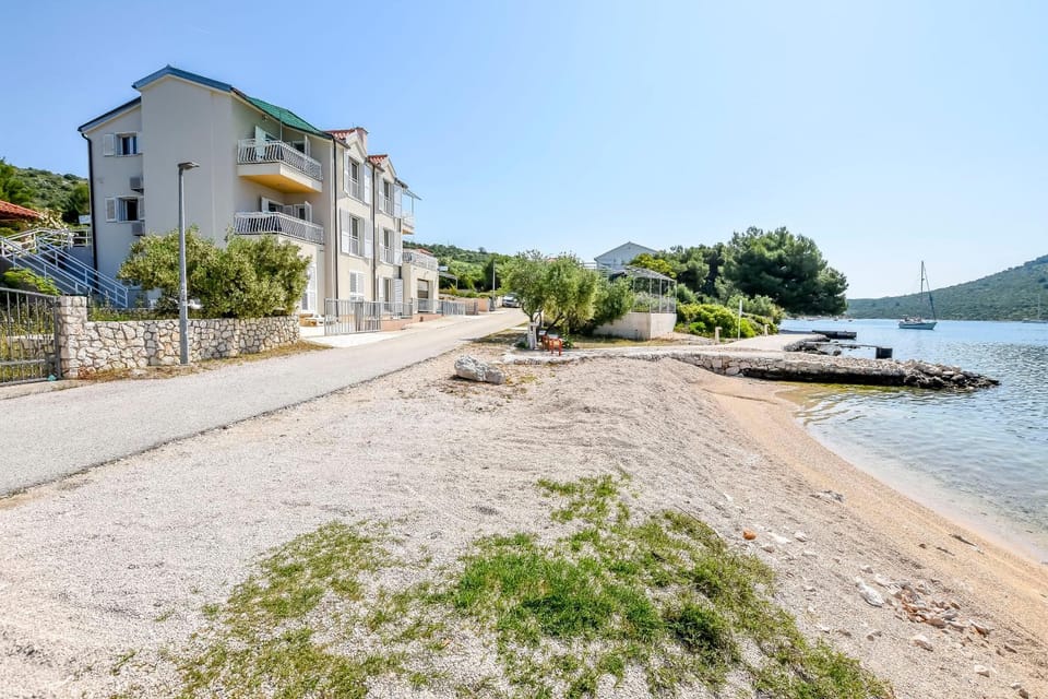 Facade/entrance, Beach