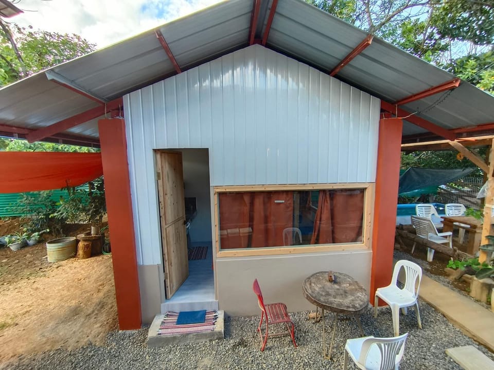 Red's Cafè & Resto- Glass Cabin Cabin in Northern Mindanao