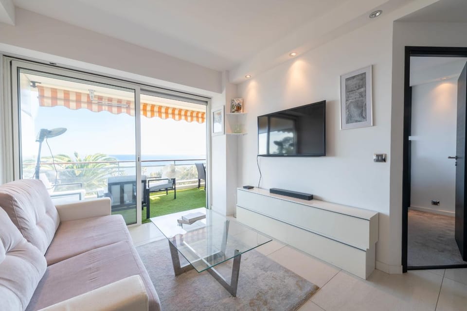 TV and multimedia, View (from property/room), Balcony/Terrace, Living room