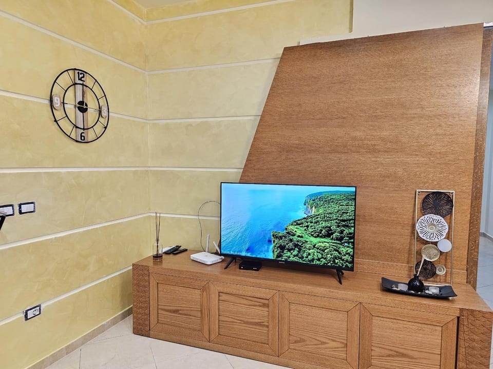 Communal lounge/ TV room, Living room