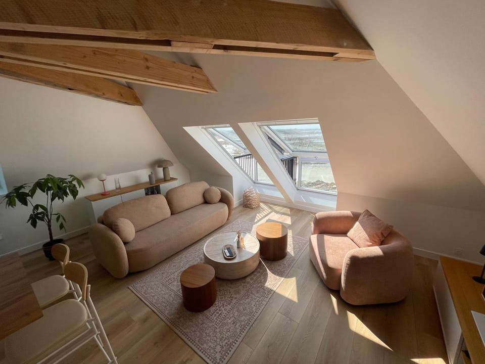 Living room, Seating area