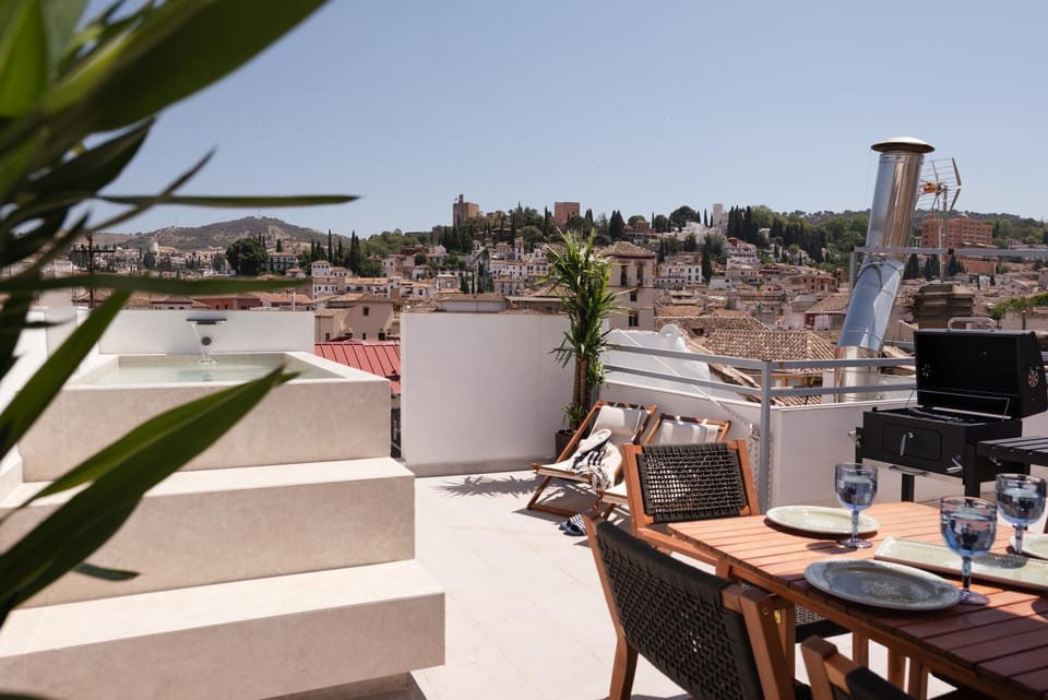Day, Natural landscape, View (from property/room), Dining area, City view, Mountain view