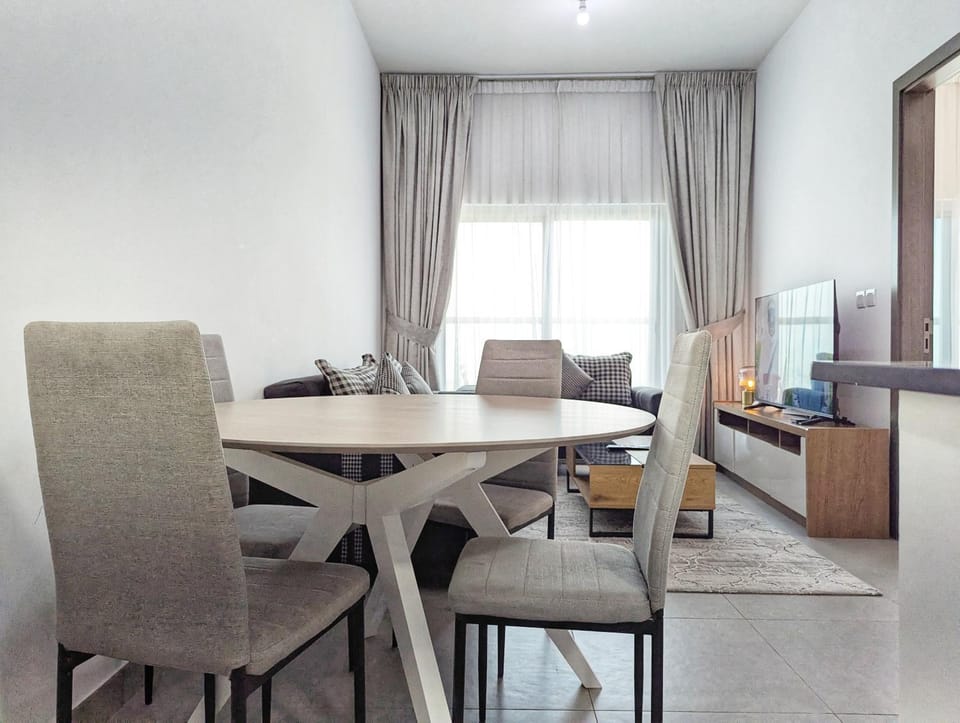 1BR Near Miracle Garden Dubai & Science Park, Close to American Hospital & 1 Min to City Centre Mall, Al Barsha Apartment in Dubai