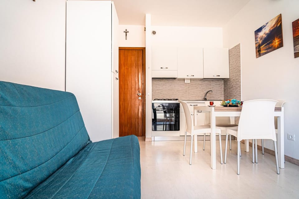 Living room, oven, stove