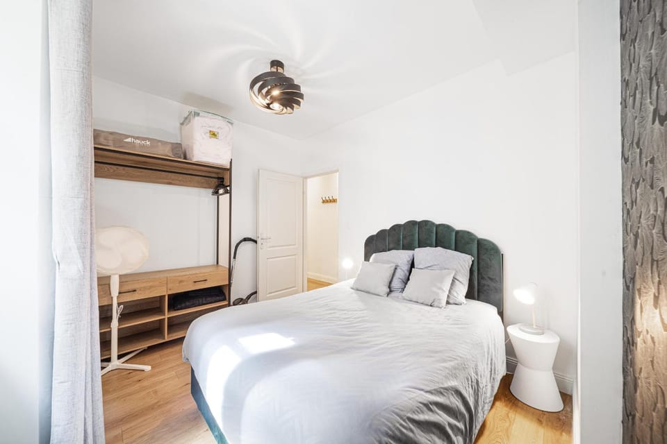 Bed, Bedroom