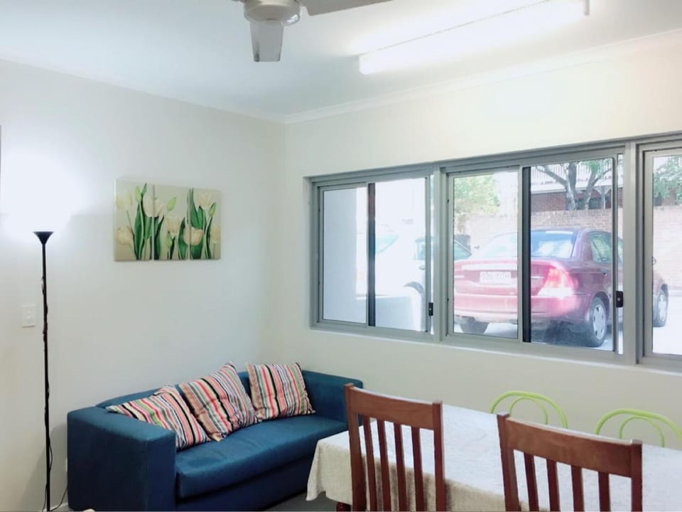 Five 2 Home Backpacker Hostel in Brisbane