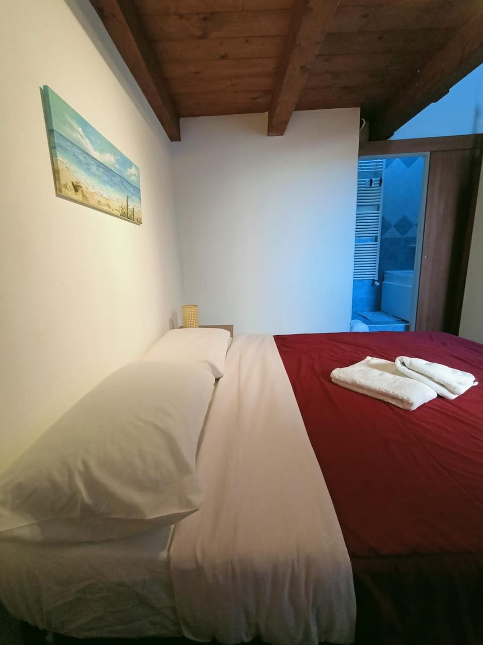 Hot Tub, Bathroom, Bedroom, heating, air conditioner