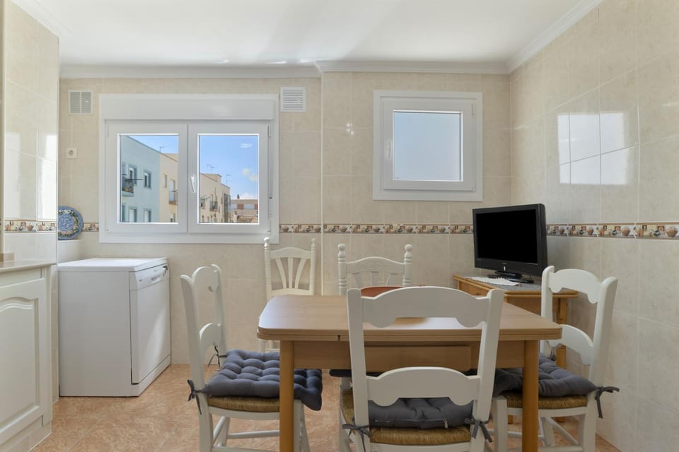 Property building, Kitchen or kitchenette, Living room