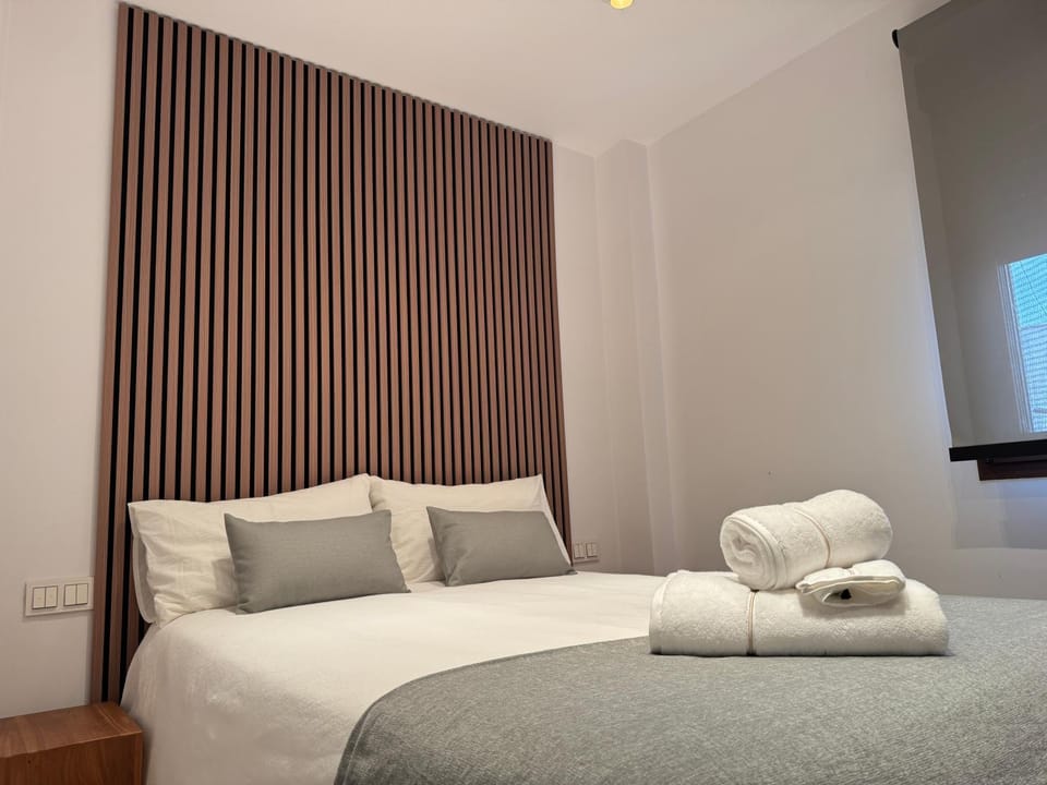 EscapadaBurgos, Bruma Obscuro, vivienda exclusiva en pleno centro de la ciudad Apartment in Burgos