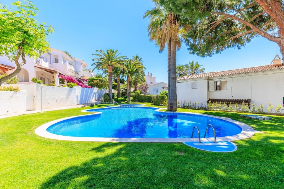 Garden, Swimming pool