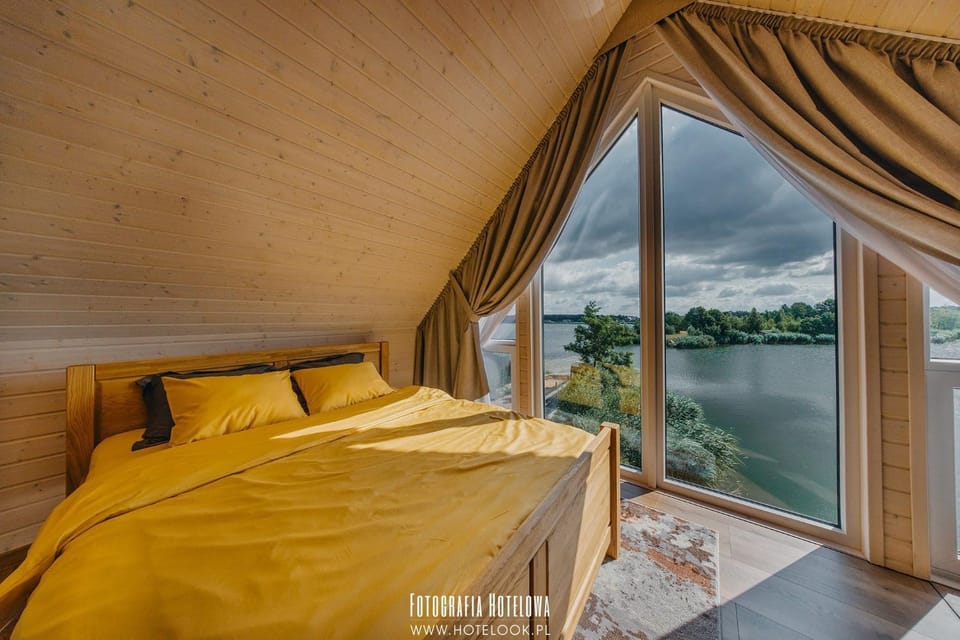 Bed, View (from property/room), Bedroom, Lake view