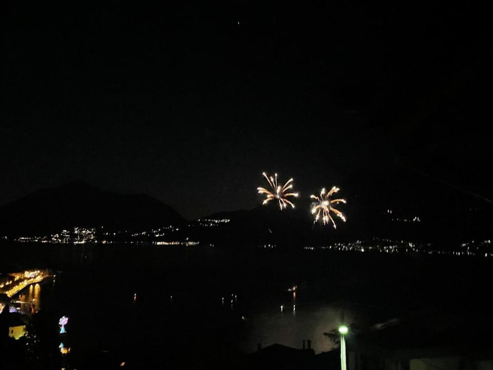 LUCRE House, Vista lago Super Apartment in Bellano