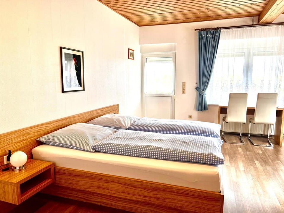Bed, Photo of the whole room