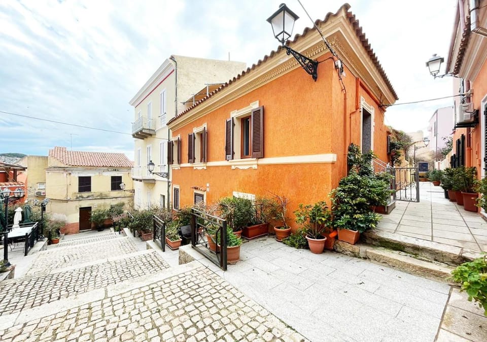 Property building, Day, Neighbourhood, Street view