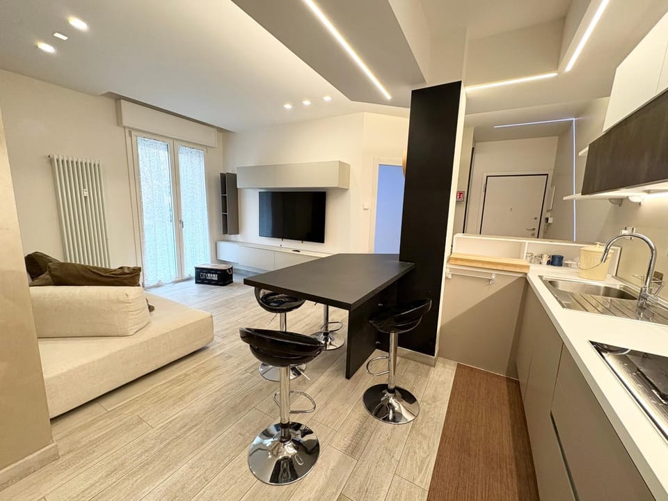 Kitchen or kitchenette, Living room