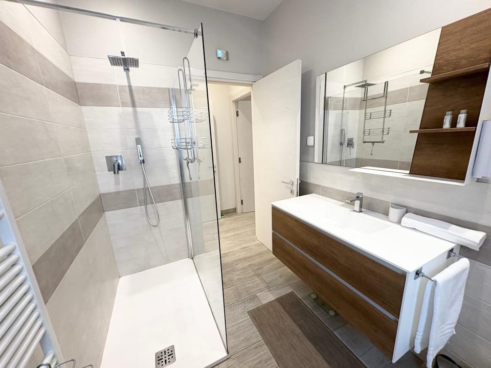 Shower, Bathroom