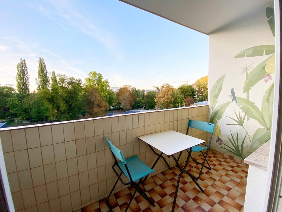 View (from property/room), Balcony/Terrace, Dining area