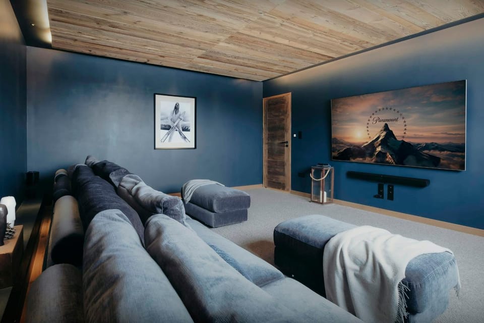 Communal lounge/ TV room, TV and multimedia, Evening entertainment