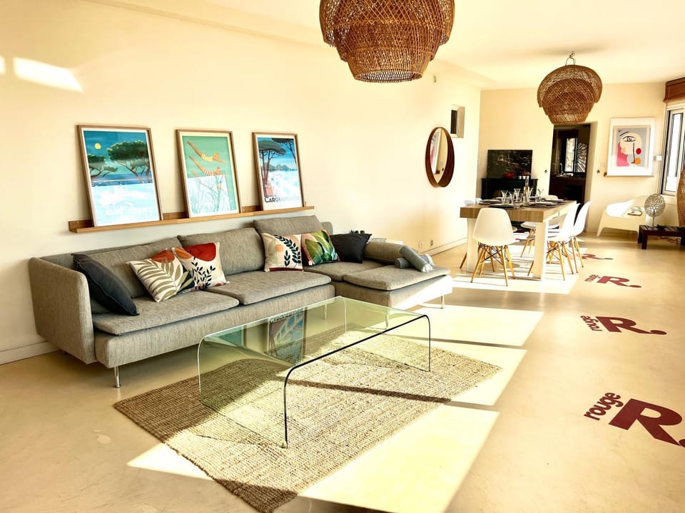 Living room, Sea view